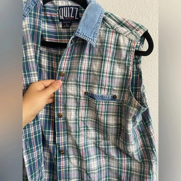 Quizz plaid sleeveless button down - Picture 3 of 6